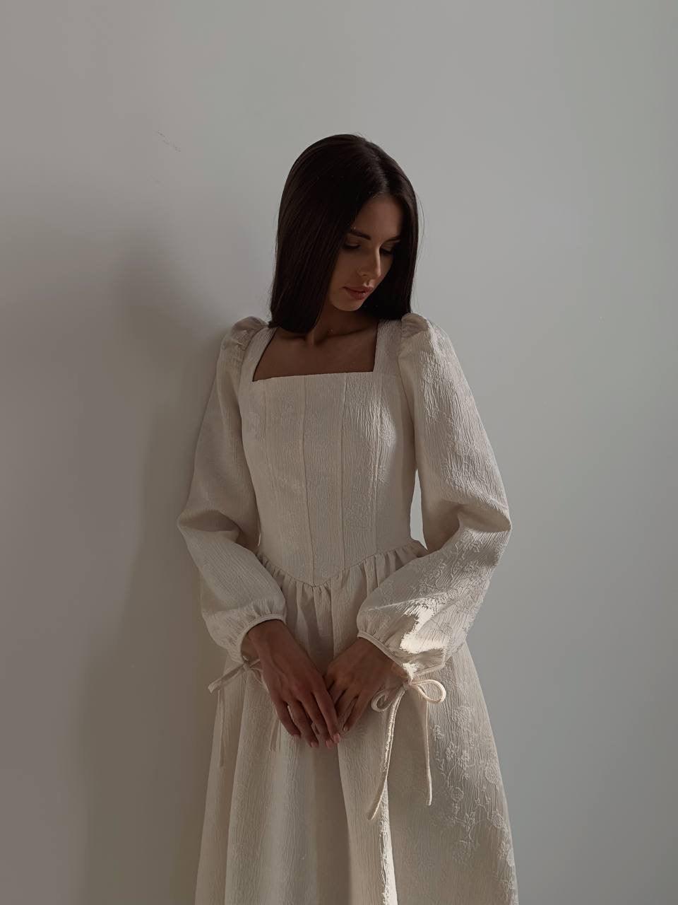 Elegant Square Neck Midi Dress - Maelle Paris