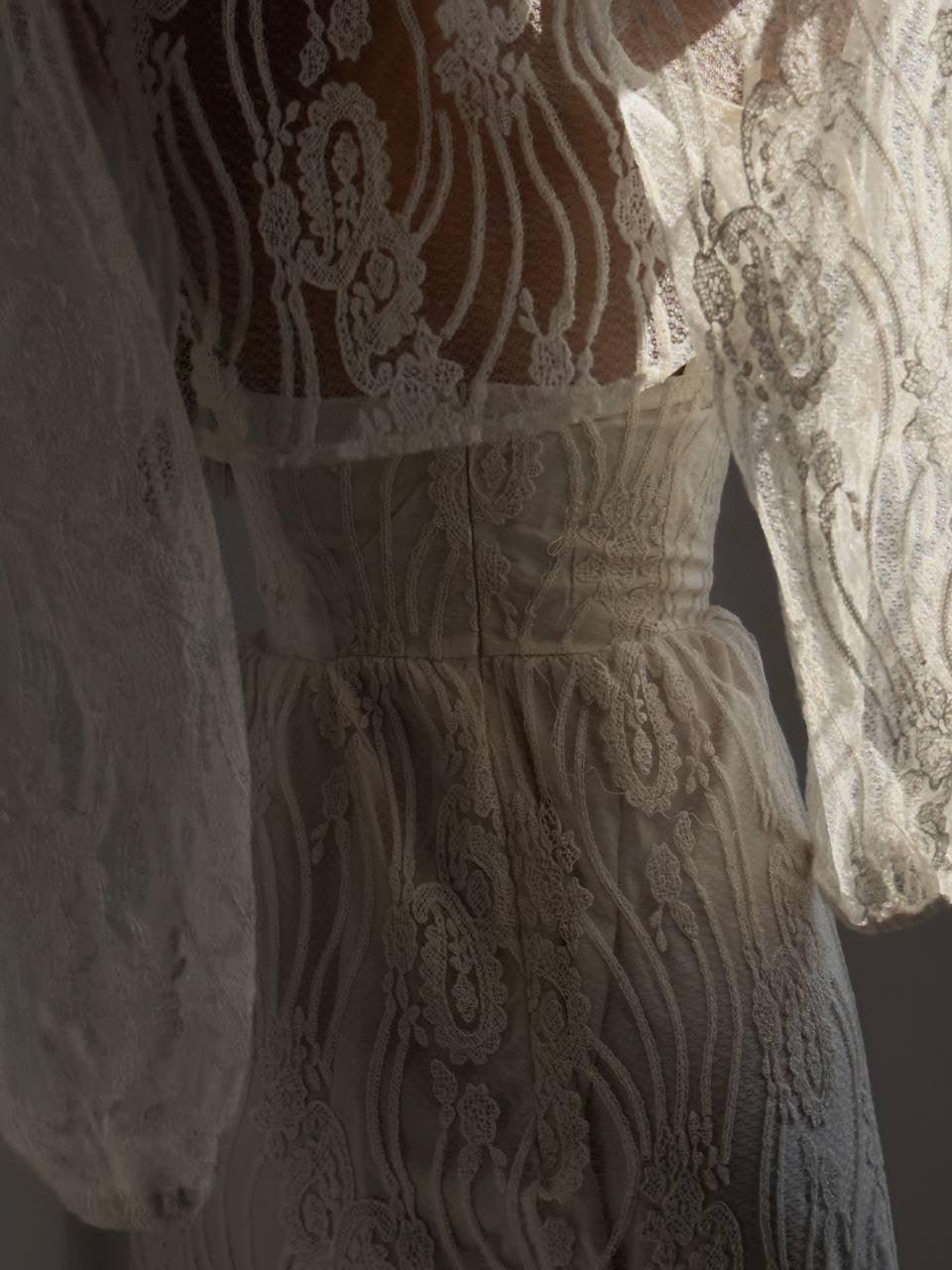 Elegant Stylish Lace Midi Dress - Maelle Paris