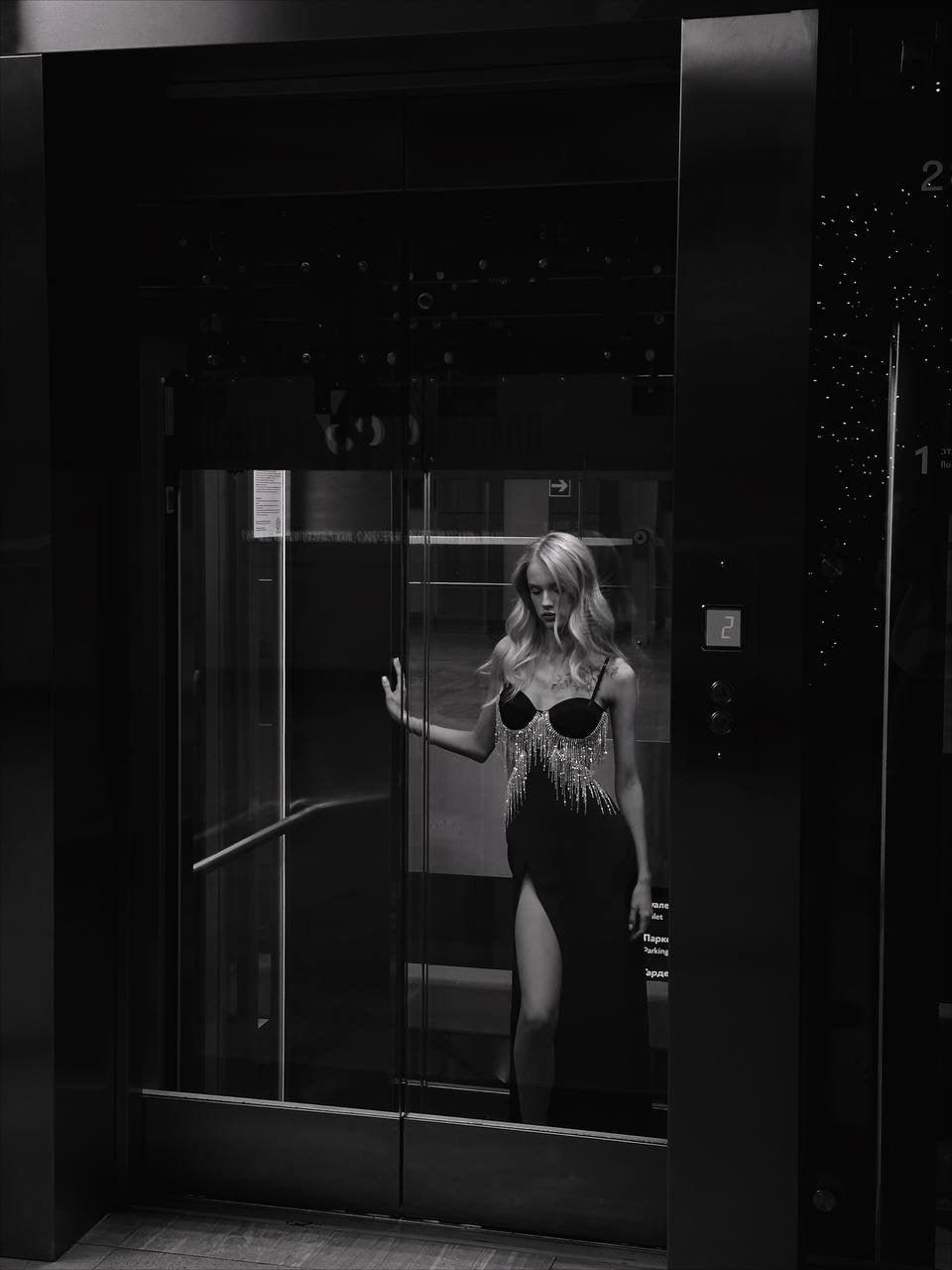 Stunning Black Evening Dress - Maelle Paris