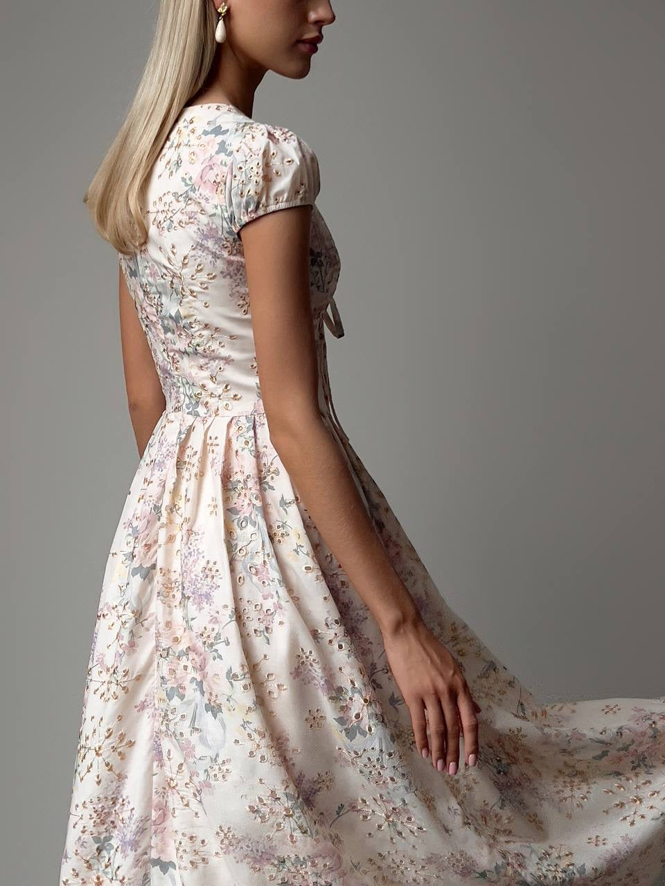 Robe midi fleurie façon corset