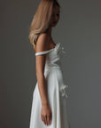 Vestido midi blanco con apliques florales