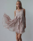 Mini-robe fluide sans manches à volants