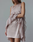 Mini-robe fluide sans manches à volants