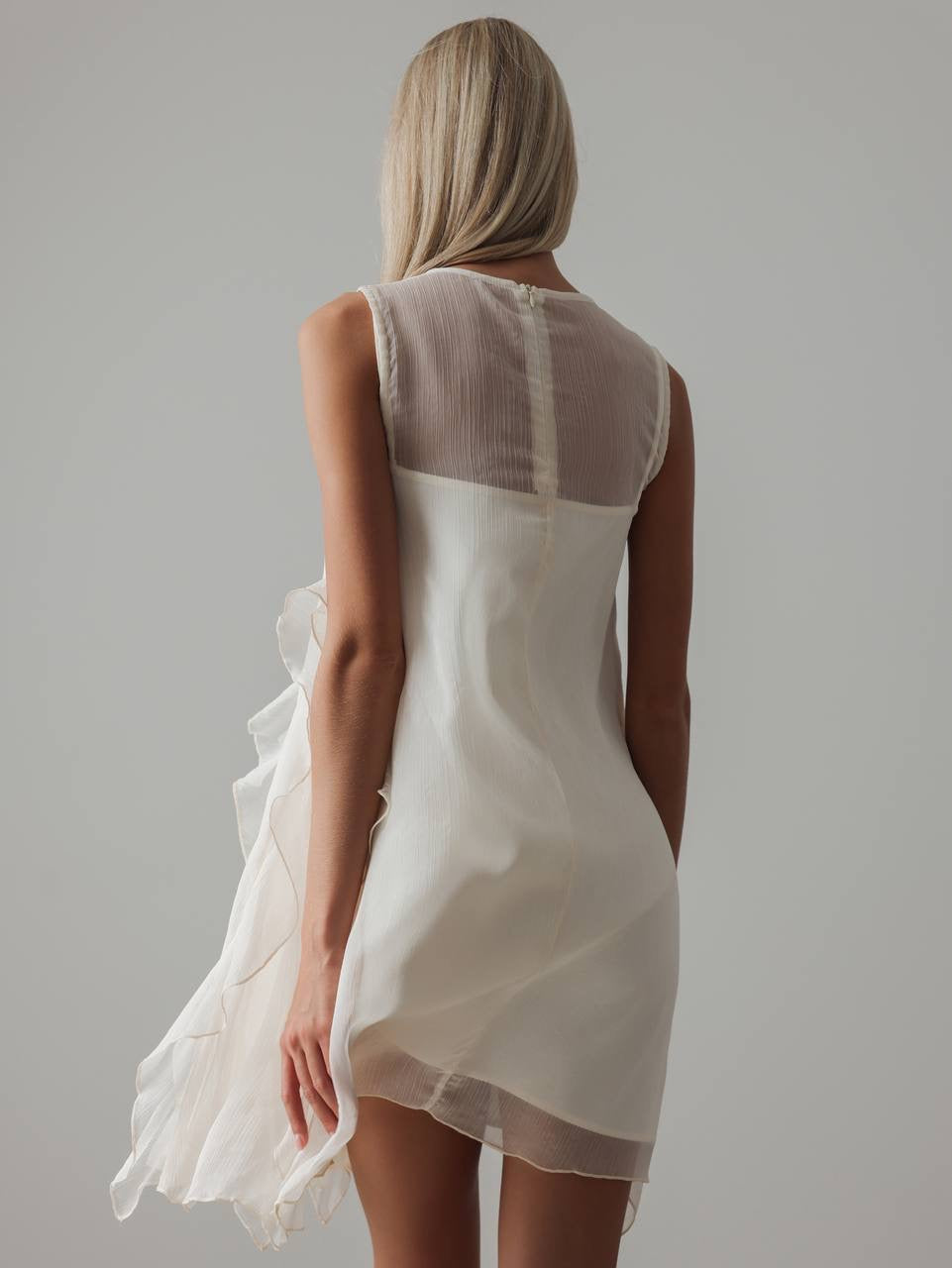 Vestido corto transparente en capas