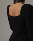 Abito midi nero elegante in maglia a coste