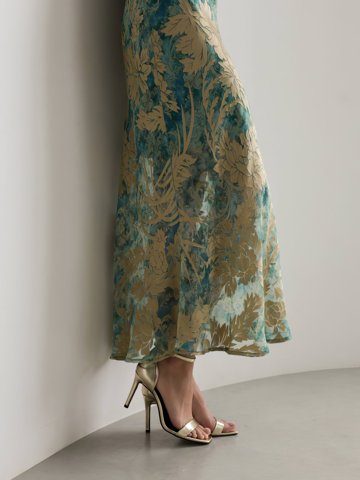 Abito con bordi in pizzo Verdant Bloom
