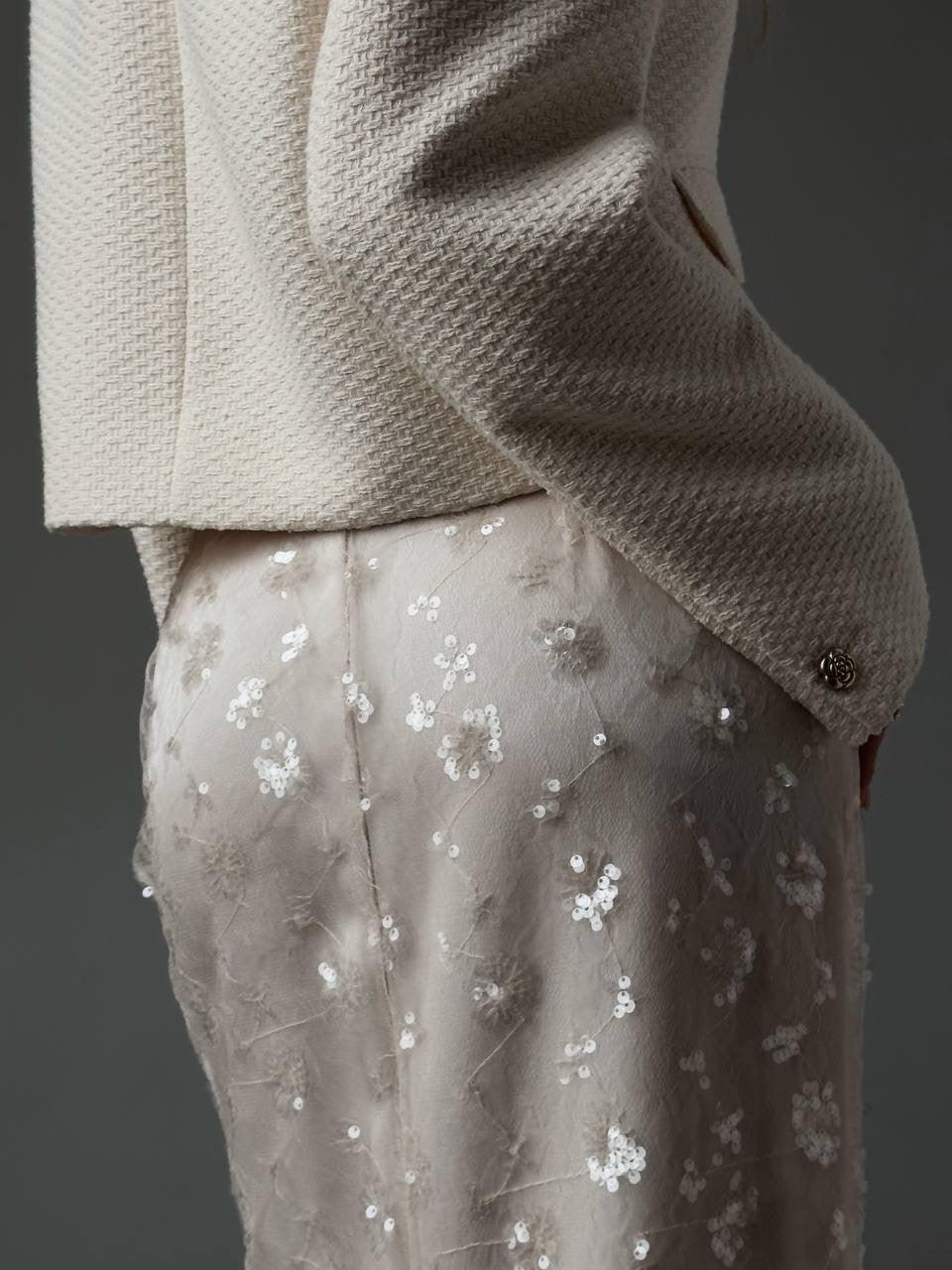 Elegant Beige Tweed Jacket - Maelle Paris