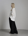 Schwarze Hose mit weitem Bein