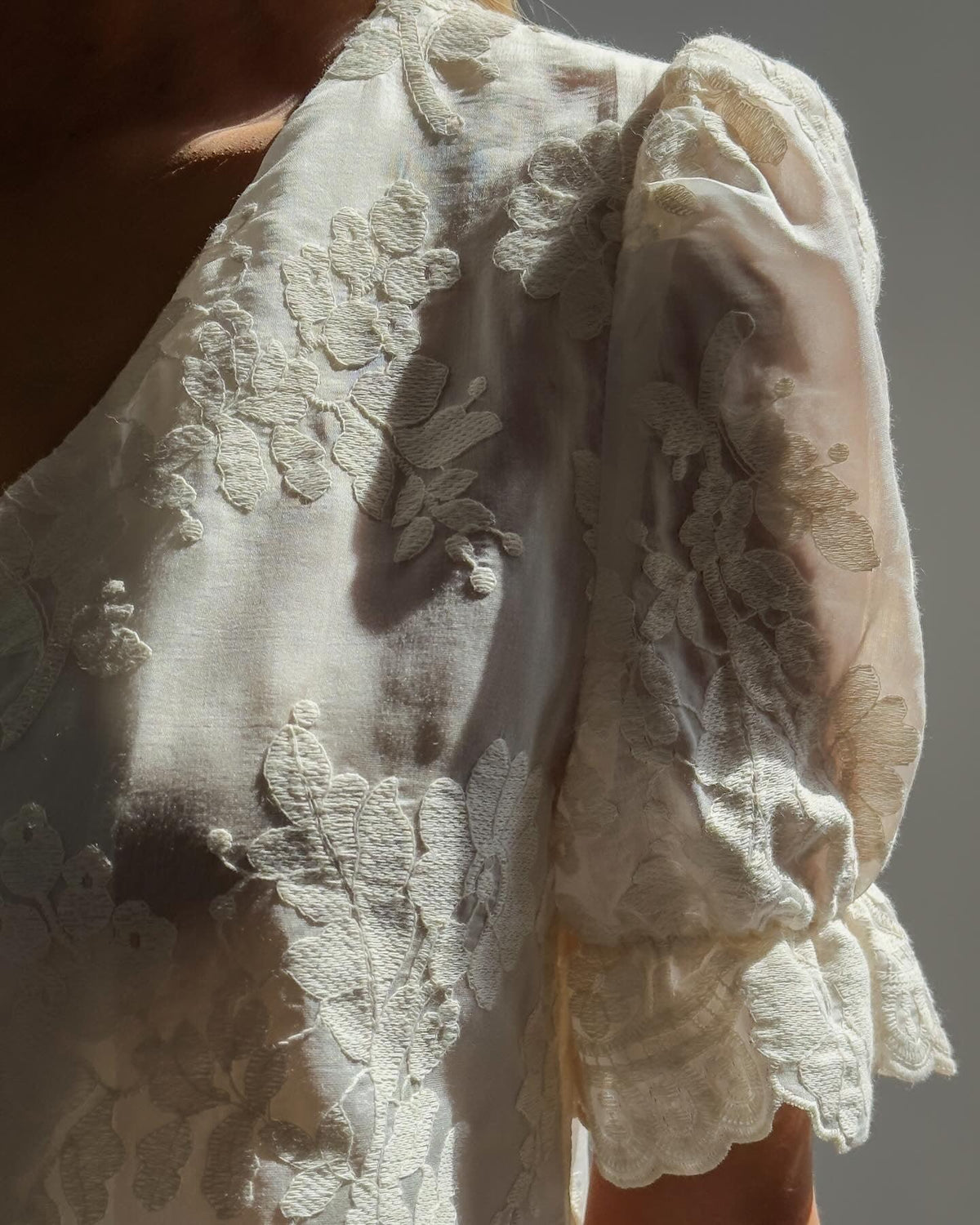 Elegant White Lace Detail Suit - Maelle Paris