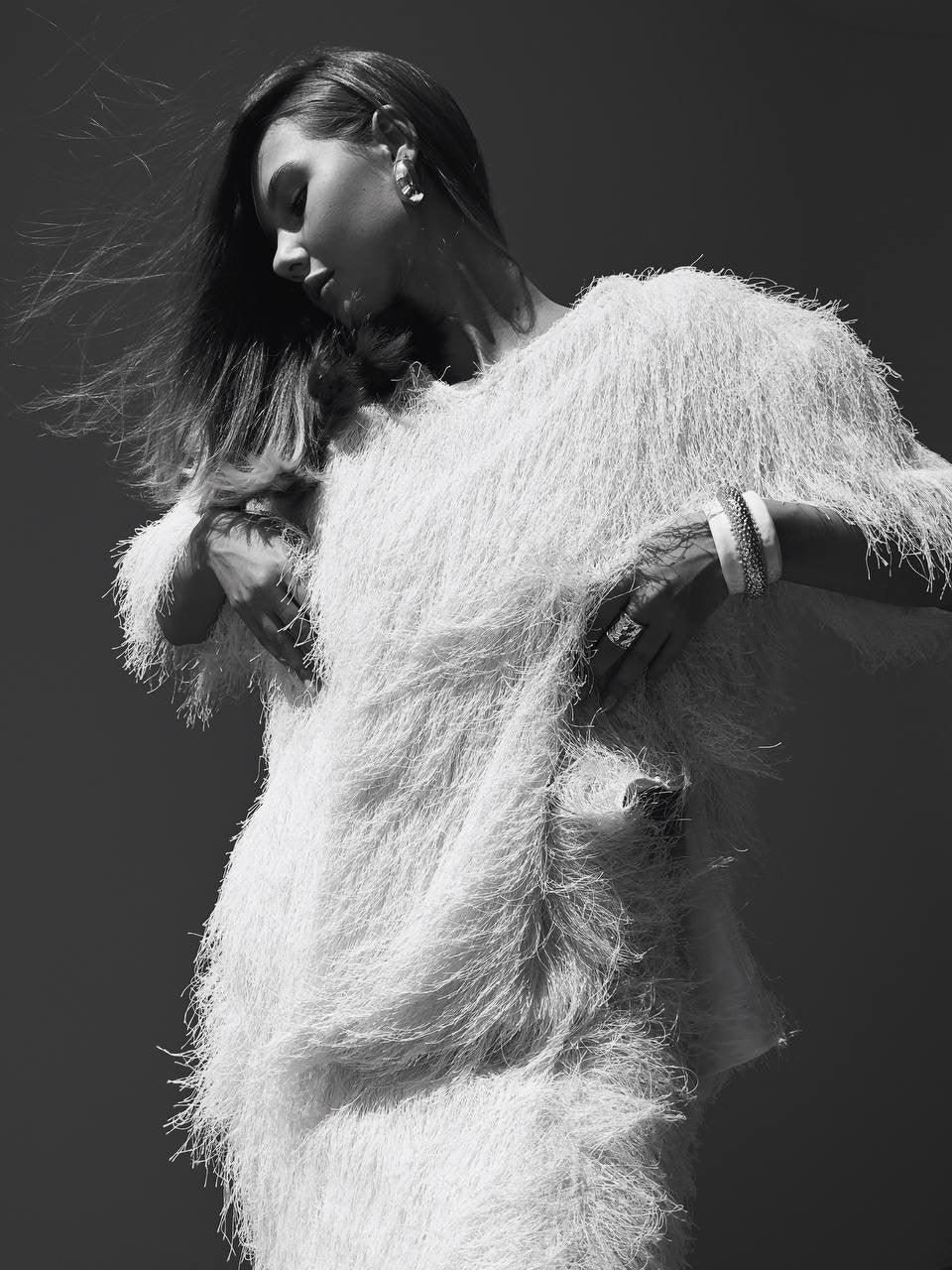 Elegant Feathered Suit - Maelle Paris