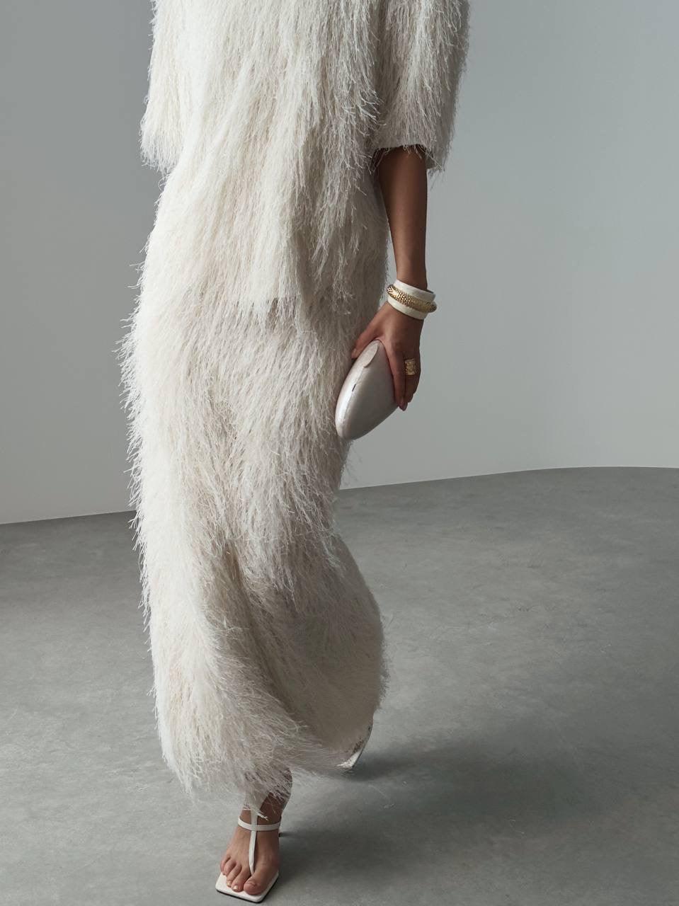 Elegant Feathered Suit - Maelle Paris