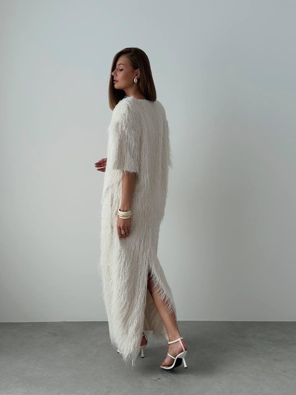 Elegant Feathered Suit - Maelle Paris