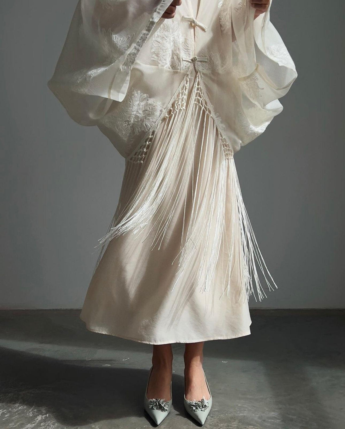 Elegant White Floral Embroidered Suit Set - Maelle Paris