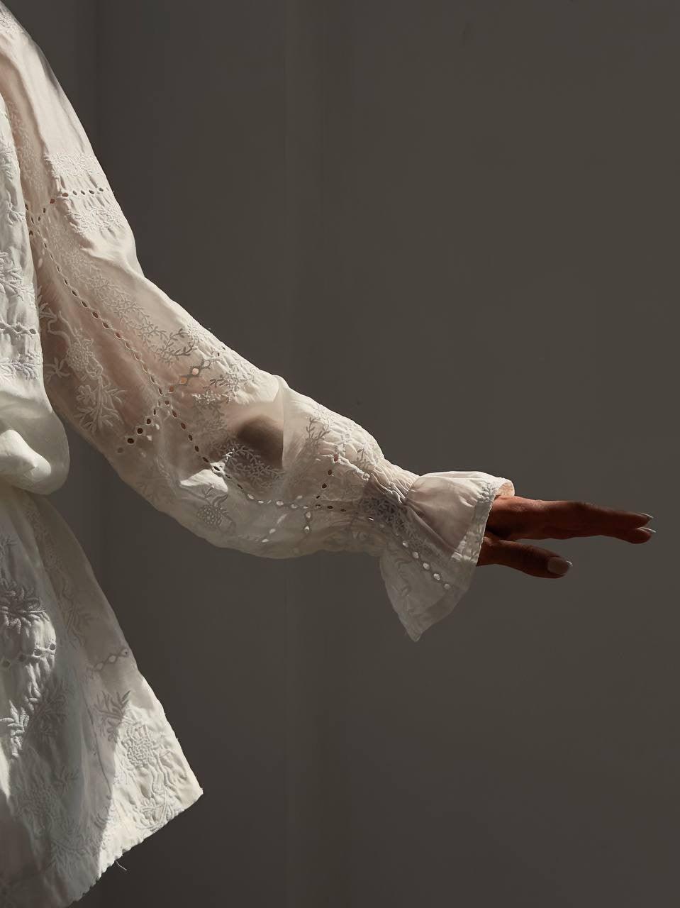 Elegant White Lace Embroidered Suit - Maelle Paris